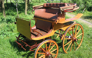 CEZAM chaises sleighs horse carriages antics wheels wicker seats